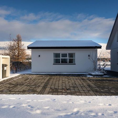 Old Town Modern Apartment Акурейри Экстерьер фото