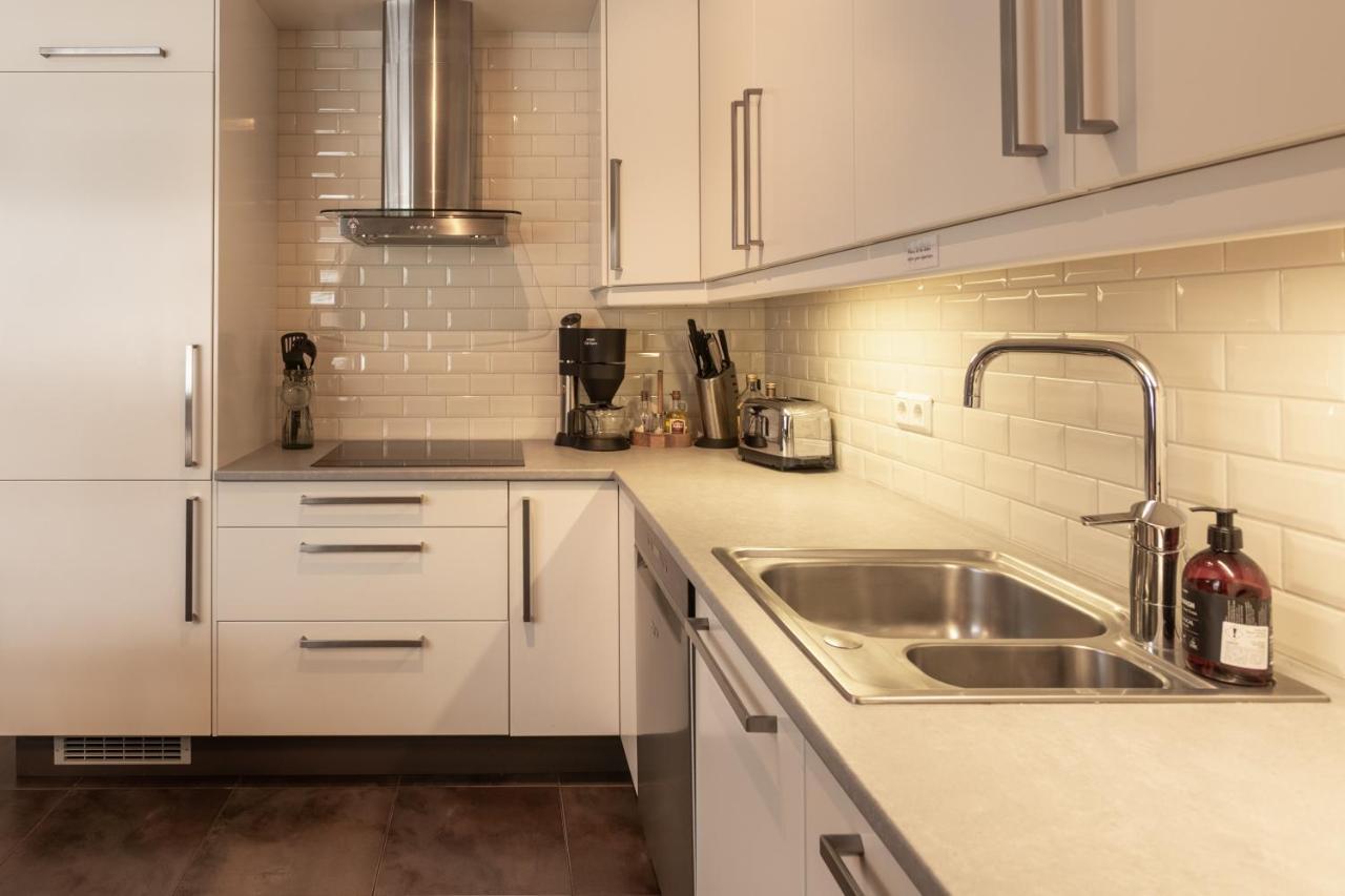Old Town Modern Apartment Акурейри Экстерьер фото